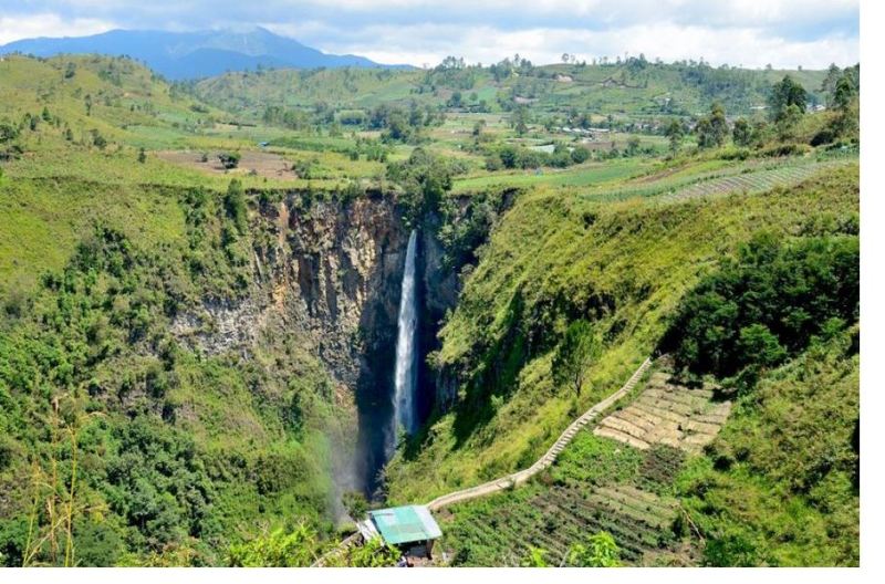 Beautiful Tourist Places in North Sumatra You Must Visit Sipiso piso